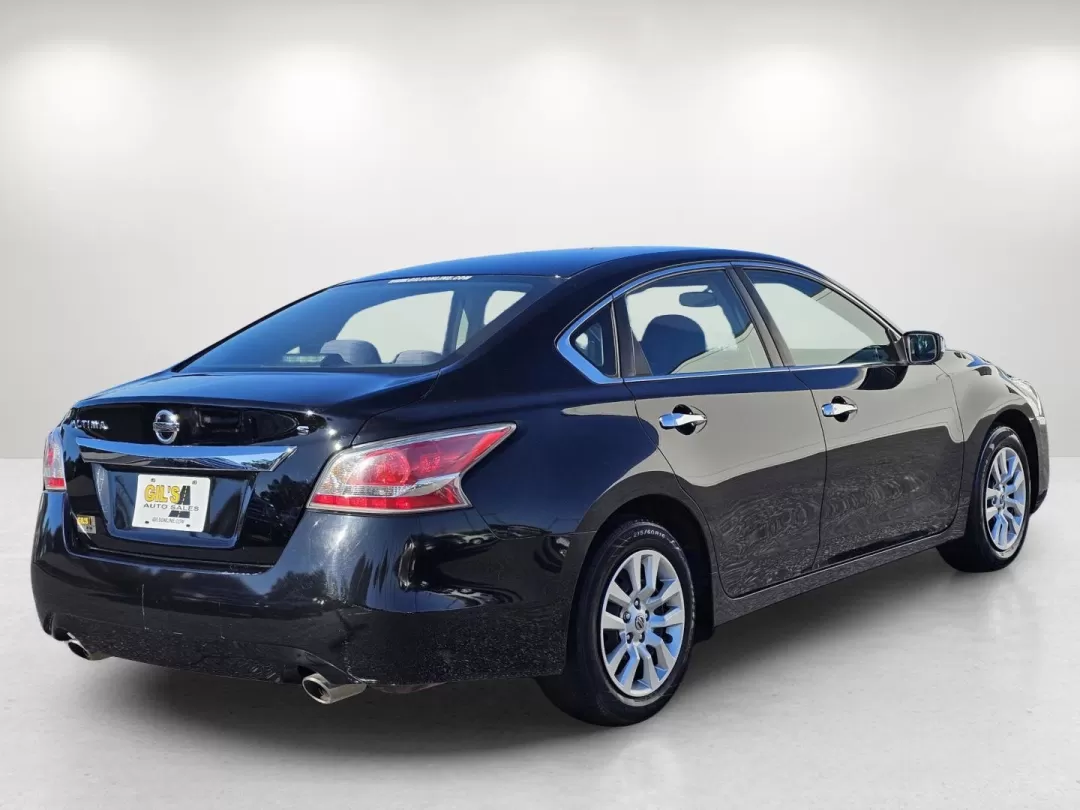 2015 /Charcoal Nissan Altima 2.5 S (1N4AL3AP1FC) with an Other engine, located at 804 22nd Ave, Phenix City, AL, 36870, (334) 297-1860, 32.484749, -85.024475 - Unlock the adventure of your daily drive with the 2015 Nissan Altima 2.5 S, a standout sedan designed for budget-conscious buyers and families alike! With its sleek Super Black exterior and spacious interior, this car is perfect for long commutes, school drop-offs, and weekend getaways. Whether you' - Photo#4