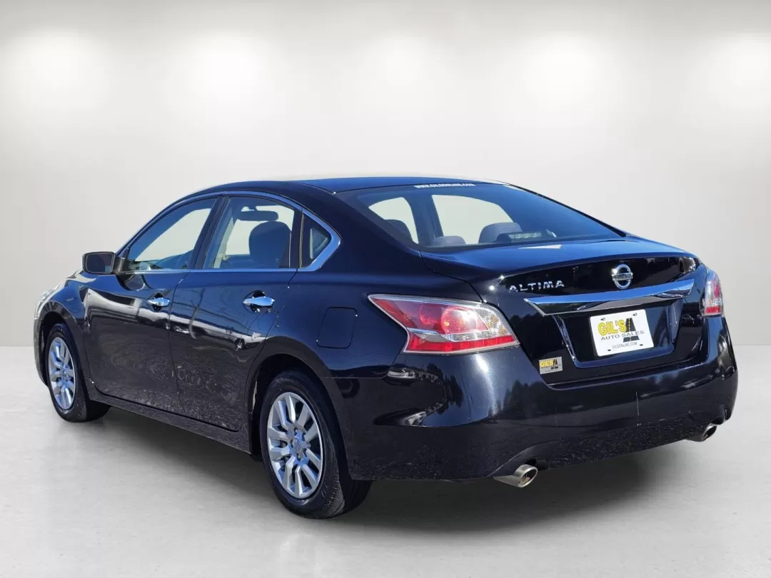 2015 /Charcoal Nissan Altima 2.5 S (1N4AL3AP1FC) with an Other engine, located at 804 22nd Ave, Phenix City, AL, 36870, (334) 297-1860, 32.484749, -85.024475 - Unlock the adventure of your daily drive with the 2015 Nissan Altima 2.5 S, a standout sedan designed for budget-conscious buyers and families alike! With its sleek Super Black exterior and spacious interior, this car is perfect for long commutes, school drop-offs, and weekend getaways. Whether you' - Photo#6