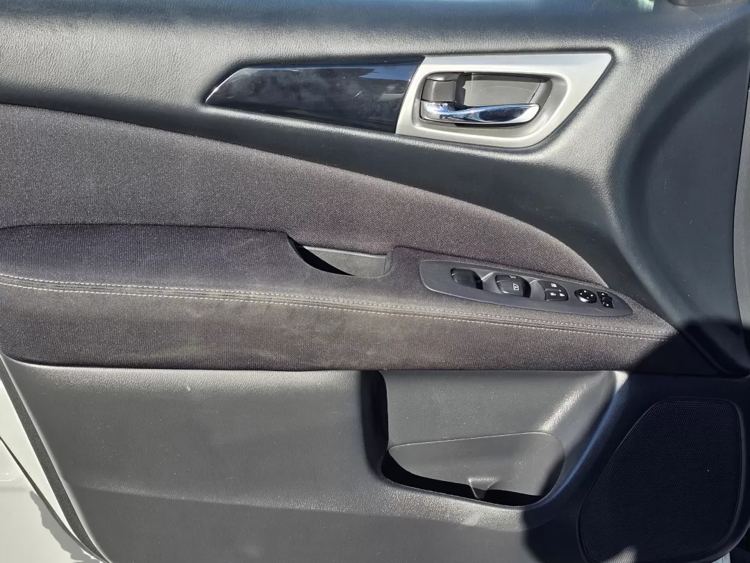2017 Nissan Pathfinder SV (5N1DR2MM4HC) with an Other engine, located at 3959 U.S. 80 W, Phenix City, AL, 36870, (334) 297-4885, 32.469296, -85.135185 - **Adventure Awaits with the 2017 Nissan Pathfinder at Gils Auto!** <br /> <br /> Are you ready for your next family road trip or weekend adventure? The 2017 Nissan Pathfinder, available now at Gils Auto in Phenix City, AL, is your ideal companion for both everyday commutes and spontaneous excursions - Photo#9