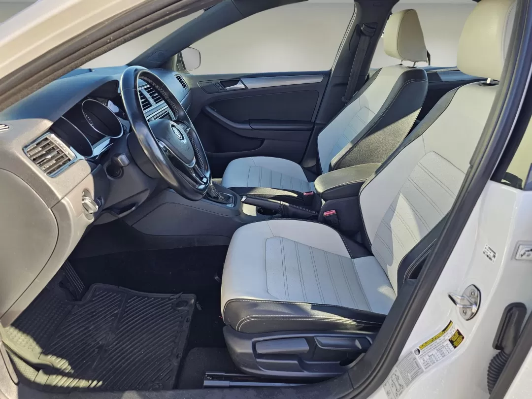 2016 Volkswagen Jetta 1.8T Sport (3VWD17AJ2GM) with an Other engine, located at 3959 U.S. 80 W, Phenix City, AL, 36870, (334) 297-4885, 32.469296, -85.135185 - **Experience the Road Ahead with This 2016 Volkswagen Jetta 1.8T Sport at Gils Auto Phenix City**<br /> <br /> Are you seeking a reliable and stylish sedan that fits seamlessly into your lifestyle? Whether you're commuting to work, running errands around Phenix City, or heading out on weekend adven - Photo#10