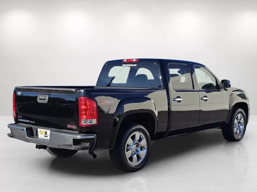 2011 /Ebony GMC Sierra 1500 SLE (3GTP1VE02BG) with an Other engine, located at 3959 U.S. 80 W, Phenix City, AL, 36870, (334) 297-4885, 32.469296, -85.135185 - Elevate your driving experience with the stunning 2011 GMC Sierra 1500 SLE, perfect for both work and play. Whether you're tackling a weekend project, heading out for a family road trip, or navigating your daily commute, this versatile crew cab pickup is designed to meet the demands of your busy lif - Photo#5