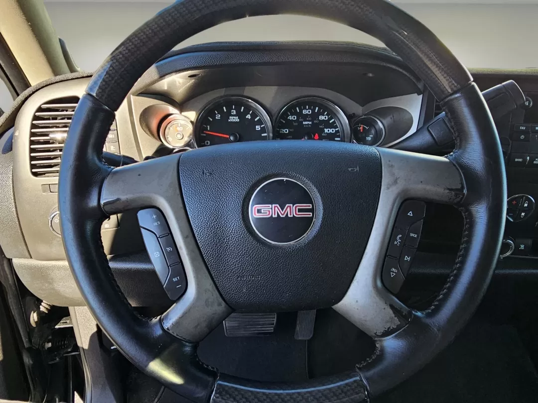 2011 /Ebony GMC Sierra 1500 SLE (3GTP1VE02BG) with an Other engine, located at 3959 U.S. 80 W, Phenix City, AL, 36870, (334) 297-4885, 32.469296, -85.135185 - Elevate your driving experience with the stunning 2011 GMC Sierra 1500 SLE, perfect for both work and play. Whether you're tackling a weekend project, heading out for a family road trip, or navigating your daily commute, this versatile crew cab pickup is designed to meet the demands of your busy lif - Photo#11