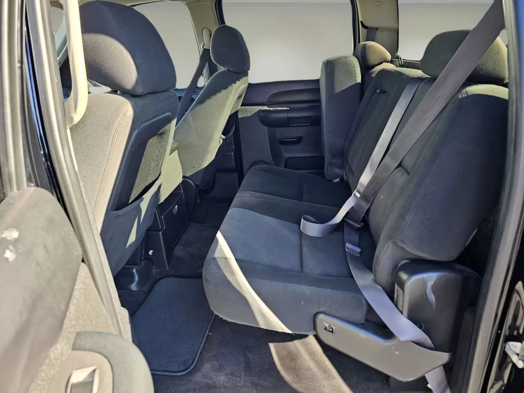 2011 /Ebony GMC Sierra 1500 SLE (3GTP1VE02BG) with an Other engine, located at 3959 U.S. 80 W, Phenix City, AL, 36870, (334) 297-4885, 32.469296, -85.135185 - Elevate your driving experience with the stunning 2011 GMC Sierra 1500 SLE, perfect for both work and play. Whether you're tackling a weekend project, heading out for a family road trip, or navigating your daily commute, this versatile crew cab pickup is designed to meet the demands of your busy lif - Photo#15