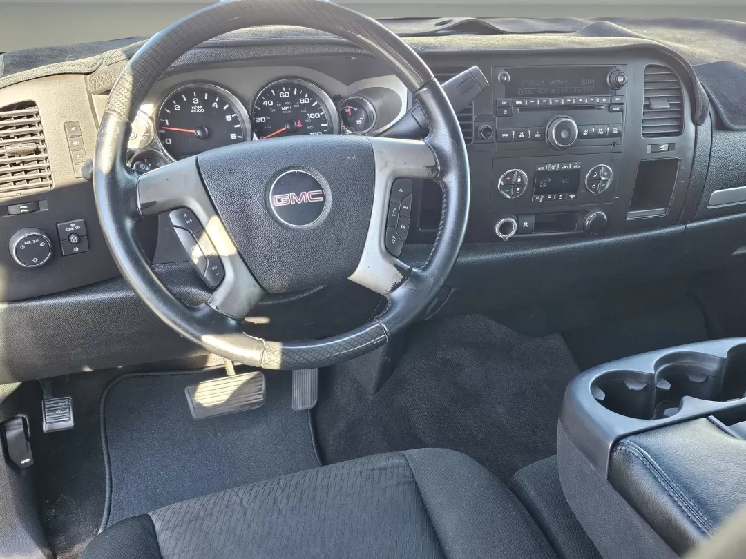 2011 /Ebony GMC Sierra 1500 SLE (3GTP1VE02BG) with an Other engine, located at 3959 U.S. 80 W, Phenix City, AL, 36870, (334) 297-4885, 32.469296, -85.135185 - Elevate your driving experience with the stunning 2011 GMC Sierra 1500 SLE, perfect for both work and play. Whether you're tackling a weekend project, heading out for a family road trip, or navigating your daily commute, this versatile crew cab pickup is designed to meet the demands of your busy lif - Photo#16