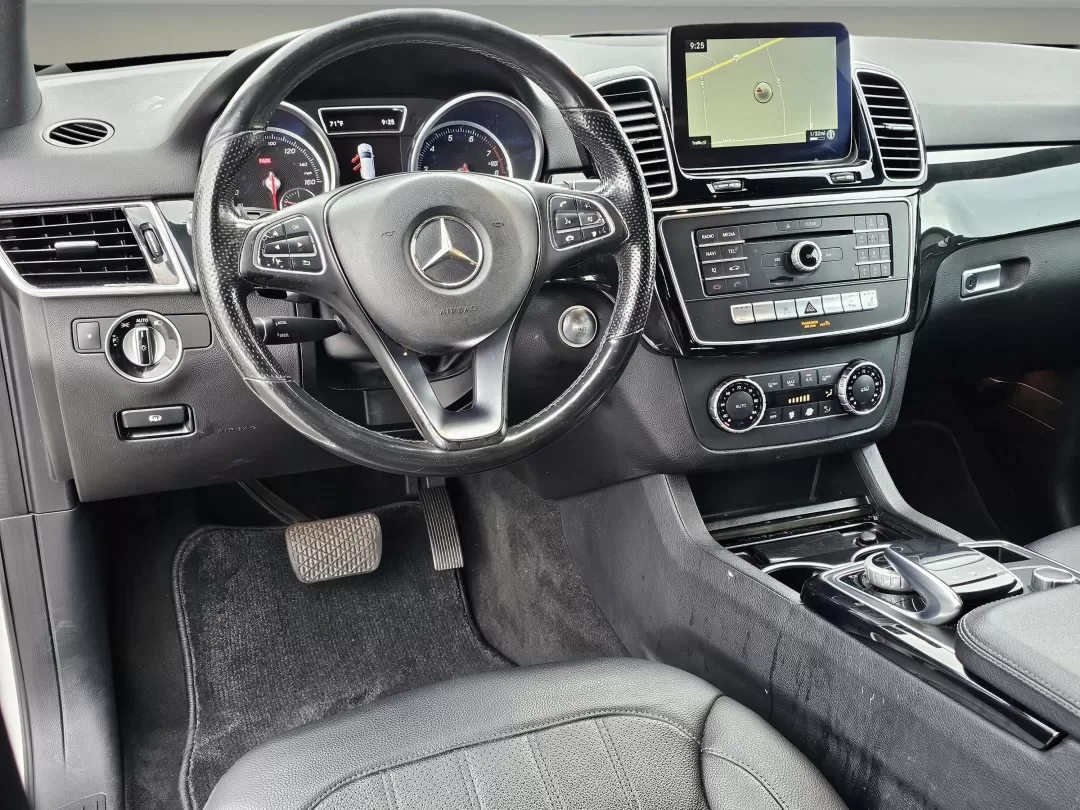 2018 /Black Mercedes-Benz GLE GLE 350 (4JGDA5JB6JB) with an Other engine, located at 7000 Northlake Connector, Columbus, GA, 31904, (706) 987-8085, 32.524975, -84.978134 - **Experience the Luxury of Driving with the 2018 Mercedes-Benz GLE 350: Perfect for Adventurers and Families Alike!**<br /> <br /> Ready to elevate your driving experience? The 2018 Mercedes-Benz GLE 350, available at Gils Auto in Phenix City, AL, is the quintessential SUV for those who seek a blend - Photo#15