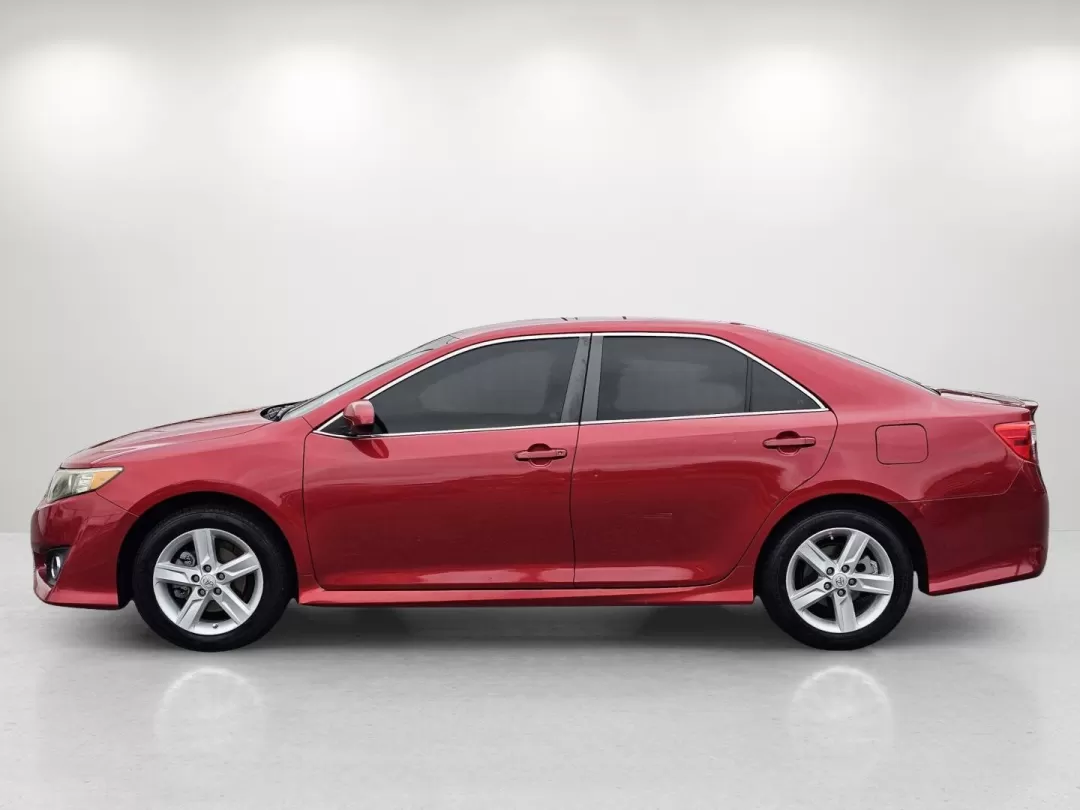 2014 Toyota Camry SE (4T1BF1FK2EU) with an Other engine, located at 3959 U.S. 80 W, Phenix City, AL, 36870, (334) 297-4885, 32.469296, -85.135185 - **Experience Comfort and Style with the 2014 Toyota Camry SE Perfect for Your Daily Commute!**<br /> <br /> Are you searching for a reliable sedan that combines style, functionality, and affordability? Look no further than this stunning 2014 Toyota Camry SE, available now at Gils Auto in Phenix Cit - Photo#8