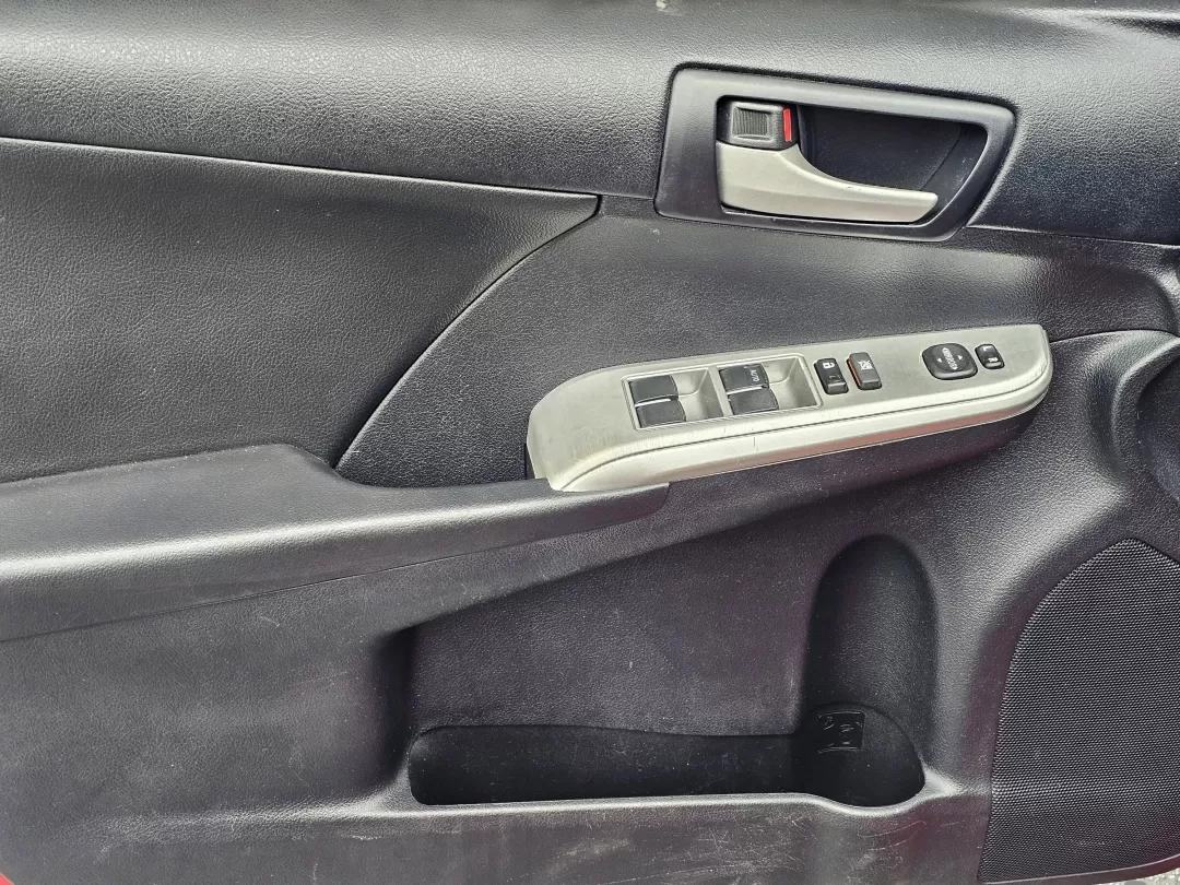2014 Toyota Camry SE (4T1BF1FK2EU) with an Other engine, located at 3959 U.S. 80 W, Phenix City, AL, 36870, (334) 297-4885, 32.469296, -85.135185 - **Experience Comfort and Style with the 2014 Toyota Camry SE Perfect for Your Daily Commute!**<br /> <br /> Are you searching for a reliable sedan that combines style, functionality, and affordability? Look no further than this stunning 2014 Toyota Camry SE, available now at Gils Auto in Phenix Cit - Photo#9