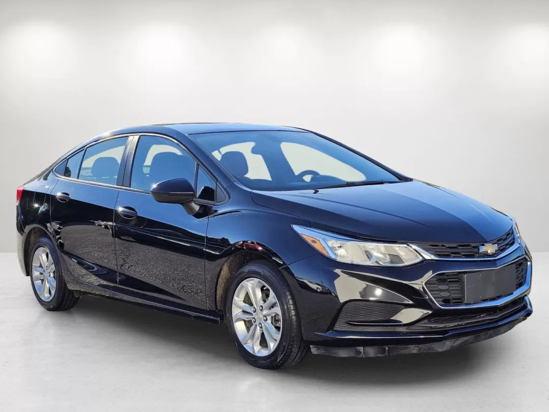 2019 Chevrolet Cruze LS photo 4