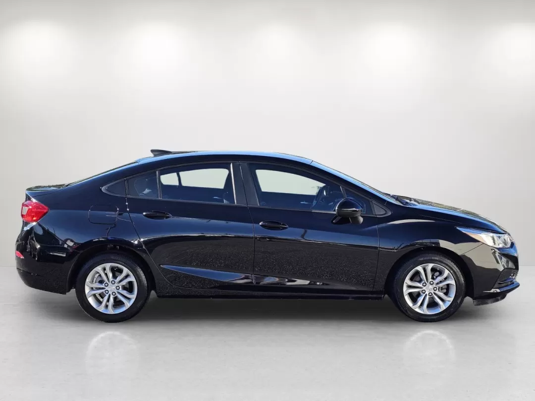2019 /Jet Black Chevrolet Cruze LS (1G1BC5SM5K7) with an Other engine, located at 3959 U.S. 80 W, Phenix City, AL, 36870, (334) 297-4885, 32.469296, -85.135185 - **Discover Your Next Adventure with the 2019 Chevrolet Cruze at Gils Auto!** <br /> <br /> Are you in search of a reliable, stylish vehicle to elevate your daily commutes or weekend getaways? Look no further! The 2019 Chevrolet Cruze LS is the perfect sedan for budget-conscious buyers and growing fa - Photo#4