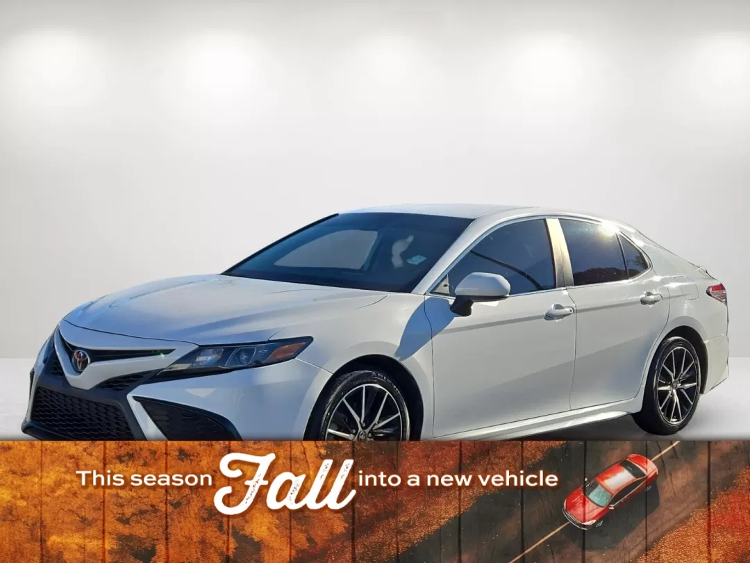 2021 Toyota Camry SE (4T1G11AK7MU) with an Other engine, located at 3959 U.S. 80 W, Phenix City, AL, 36870, (334) 297-4885, 32.469296, -85.135185 - Are you dreaming of a vehicle that combines style, reliability, and outstanding performance for weekend adventures or daily commutes? Look no further than this stunning 2021 Toyota Camry, available now at Gils Auto in Phenix City, AL. With a sleek white exterior, this four-door sedan perfectly balan - Photo#0