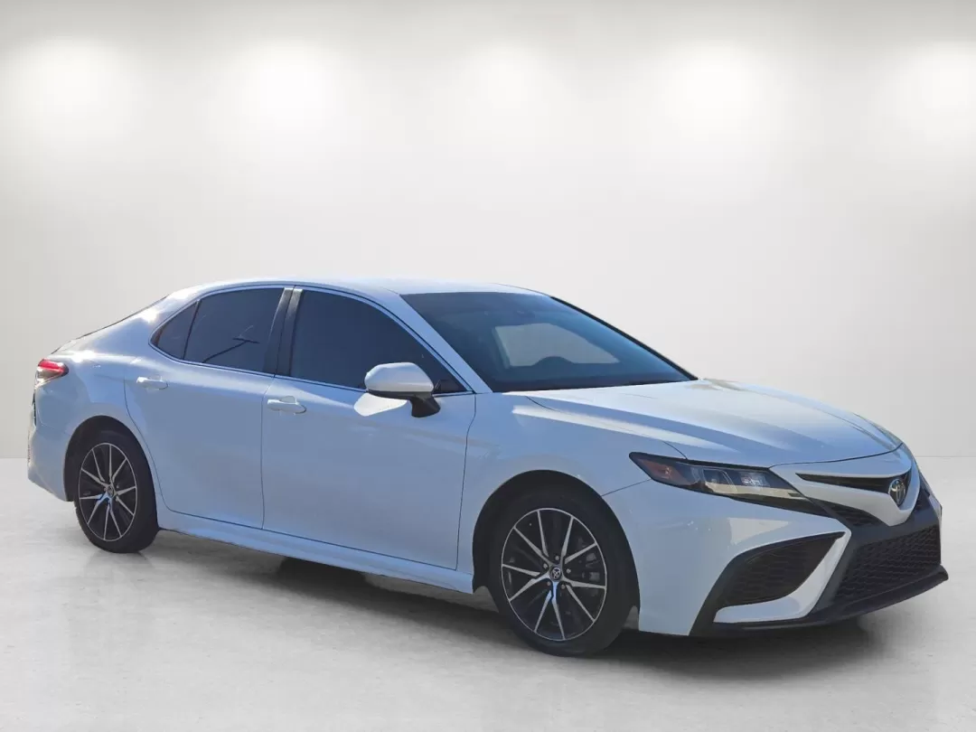 2021 Toyota Camry SE (4T1G11AK7MU) with an Other engine, located at 3959 U.S. 80 W, Phenix City, AL, 36870, (334) 297-4885, 32.469296, -85.135185 - Are you dreaming of a vehicle that combines style, reliability, and outstanding performance for weekend adventures or daily commutes? Look no further than this stunning 2021 Toyota Camry, available now at Gils Auto in Phenix City, AL. With a sleek white exterior, this four-door sedan perfectly balan - Photo#3