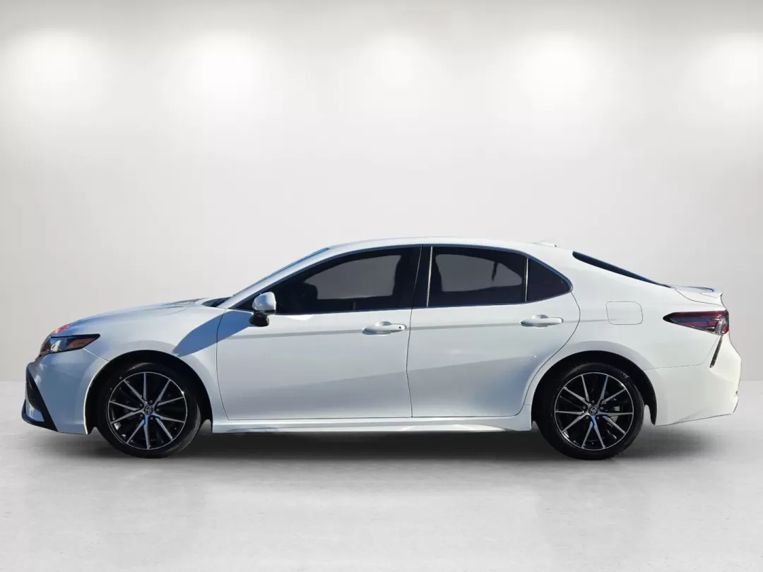 2021 Toyota Camry SE (4T1G11AK7MU) with an Other engine, located at 3959 U.S. 80 W, Phenix City, AL, 36870, (334) 297-4885, 32.469296, -85.135185 - Are you dreaming of a vehicle that combines style, reliability, and outstanding performance for weekend adventures or daily commutes? Look no further than this stunning 2021 Toyota Camry, available now at Gils Auto in Phenix City, AL. With a sleek white exterior, this four-door sedan perfectly balan - Photo#8