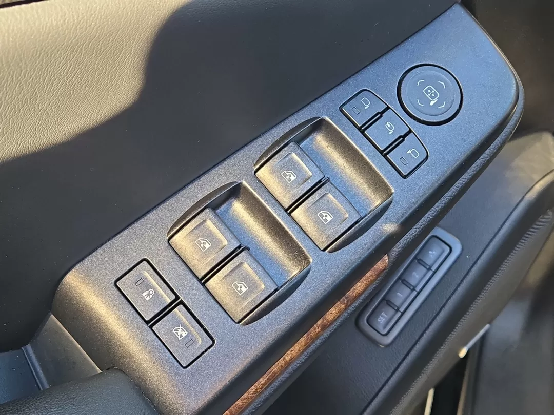 2016 /Jet Black Chevrolet Tahoe LTZ (1GNSCCKCXGR) with an Other engine, located at 1430 Gateway Drive, Opelika, AL, 36801, (334) 239-0944, 32.637871, -85.409790 - 2016 Chevrolet Tahoe LTZ - Photo#11