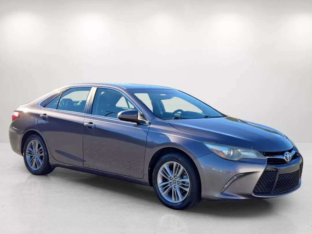 2015 Toyota Camry SE (4T1BF1FK1FU) with an Other engine, located at 1430 Gateway Drive, Opelika, AL, 36801, (334) 239-0944, 32.637871, -85.409790 - Are you searching for a reliable vehicle that combines comfort, style, and affordability? Look no further than this 2015 Toyota Camry, now available at Gils Auto in Phenix City, AL. Whether you're commuting to work, shuttling the kids around, or embarking on weekend adventures, this sedan is the per - Photo#3