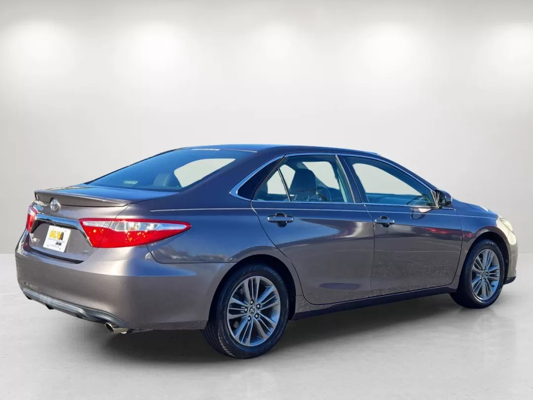 2015 Toyota Camry SE (4T1BF1FK1FU) with an Other engine, located at 1430 Gateway Drive, Opelika, AL, 36801, (334) 239-0944, 32.637871, -85.409790 - Are you searching for a reliable vehicle that combines comfort, style, and affordability? Look no further than this 2015 Toyota Camry, now available at Gils Auto in Phenix City, AL. Whether you're commuting to work, shuttling the kids around, or embarking on weekend adventures, this sedan is the per - Photo#5
