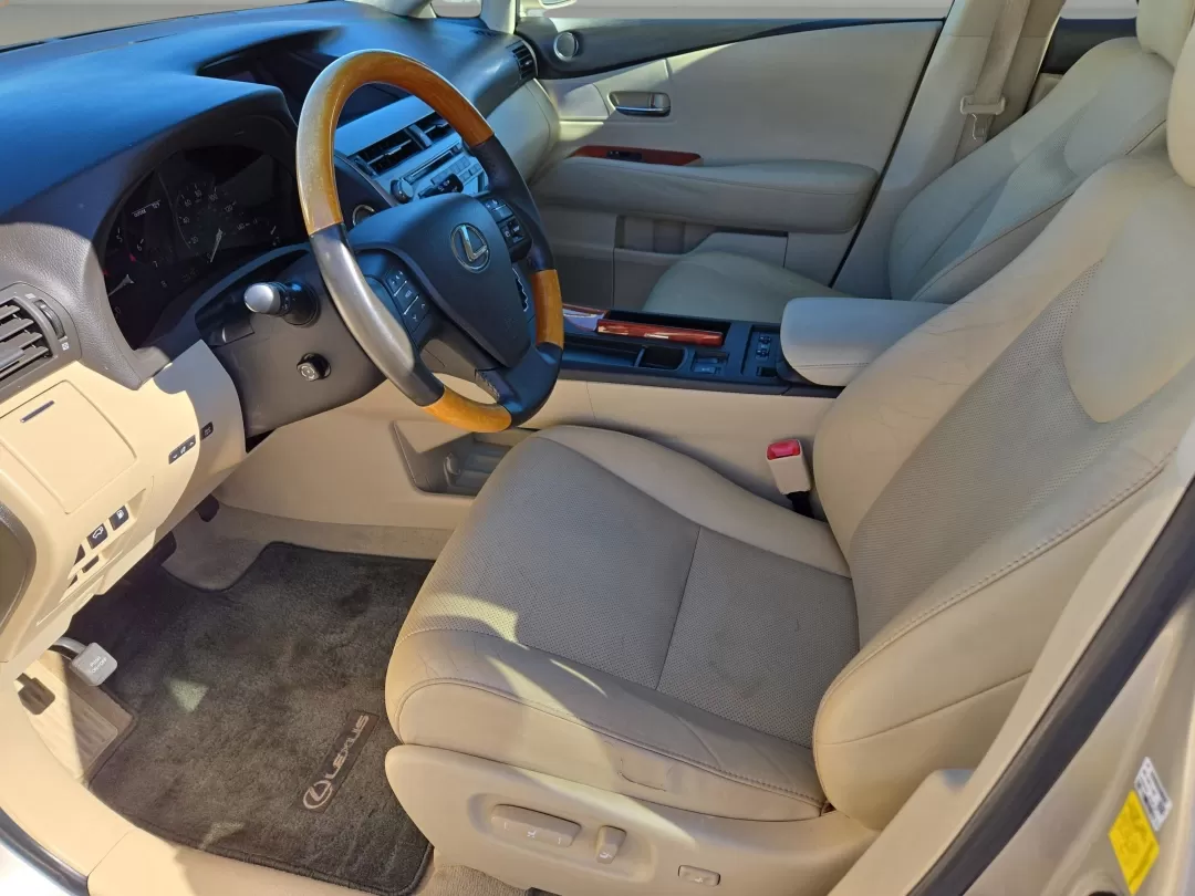 2011 Lexus RX 350 (2T2ZK1BA3BC) with an Other engine, located at 7000 Northlake Connector, Columbus, GA, 31904, (706) 987-8085, 32.524975, -84.978134 - **Explore Luxury and Comfort with the 2011 Lexus RX 350 at Gils Auto in Phenix City, AL**<br /> <br /> Imagine yourself behind the wheel of a luxurious SUV that perfectly balances style, comfort, and practicality. The 2011 Lexus RX 350 is not just a vehicle; it's a lifestyle upgrade. Whether you're - Photo#11