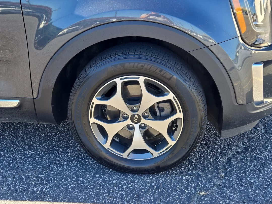 2020 /Black Kia Telluride EX (5XYP34HC5LG) with an Other engine, located at 3959 U.S. 80 W, Phenix City, AL, 36870, (334) 297-4885, 32.469296, -85.135185 - **Discover the Perfect Family SUV: 2020 Kia Telluride EX at Gils Auto - Phenix City!**<br /> <br /> Are you on the lookout for a versatile and spacious SUV that can accommodate your growing family while also providing a comfortable ride for your daily commutes? The 2020 Kia Telluride EX is the ideal - Photo#2