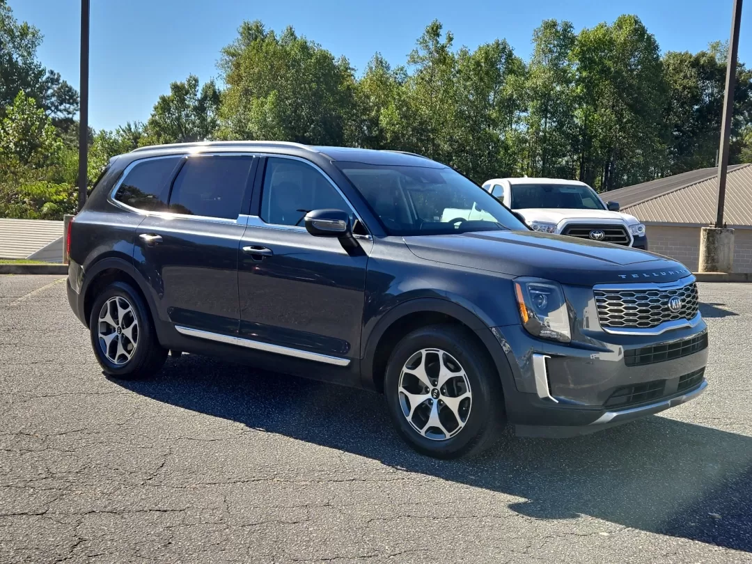 2020 /Black Kia Telluride EX (5XYP34HC5LG) with an Other engine, located at 3959 U.S. 80 W, Phenix City, AL, 36870, (334) 297-4885, 32.469296, -85.135185 - **Discover the Perfect Family SUV: 2020 Kia Telluride EX at Gils Auto - Phenix City!**<br /> <br /> Are you on the lookout for a versatile and spacious SUV that can accommodate your growing family while also providing a comfortable ride for your daily commutes? The 2020 Kia Telluride EX is the ideal - Photo#3