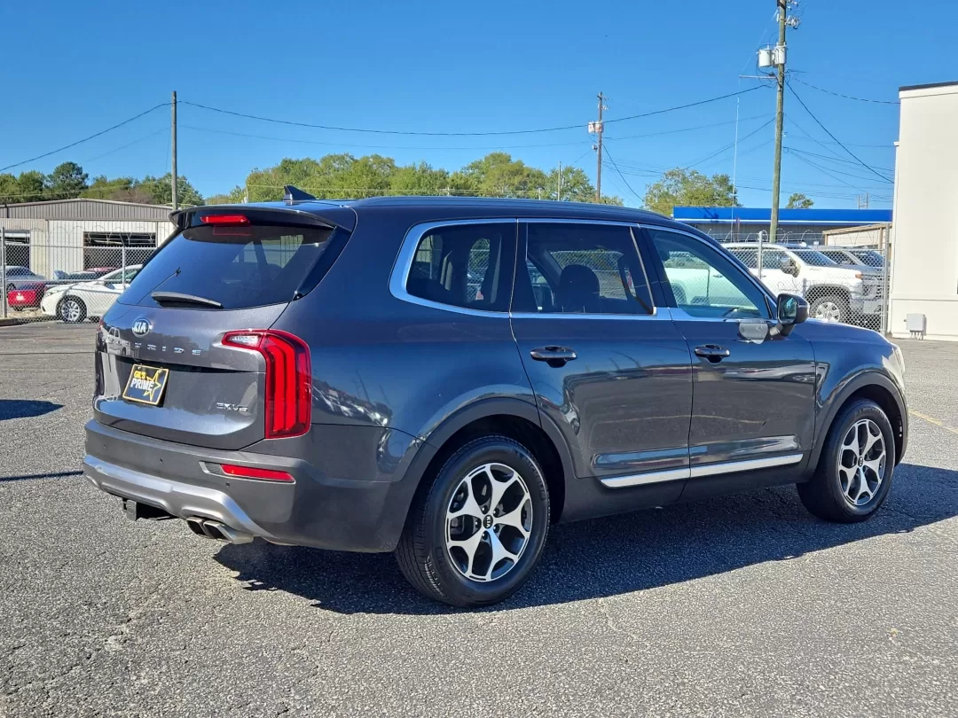 2020 /Black Kia Telluride EX (5XYP34HC5LG) with an Other engine, located at 3959 U.S. 80 W, Phenix City, AL, 36870, (334) 297-4885, 32.469296, -85.135185 - **Discover the Perfect Family SUV: 2020 Kia Telluride EX at Gils Auto - Phenix City!**<br /> <br /> Are you on the lookout for a versatile and spacious SUV that can accommodate your growing family while also providing a comfortable ride for your daily commutes? The 2020 Kia Telluride EX is the ideal - Photo#5