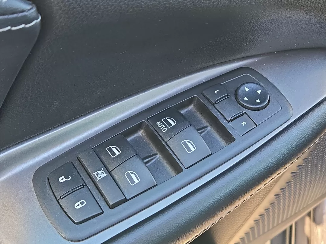 2018 /Black Dodge Journey Crossroad (3C4PDDGG1JT) with an Other engine, located at 3959 U.S. 80 W, Phenix City, AL, 36870, (334) 297-4885, 32.469296, -85.135185 - **Explore the Open Road with the 2018 Dodge Journey Crossroad Your Ultimate Family SUV!**<br /> <br /> Are you ready to take your family adventures to the next level? Look no further than this stunning 2018 Dodge Journey Crossroad, available now at Gils Auto in Phenix City, AL! This versatile SUV i - Photo#10