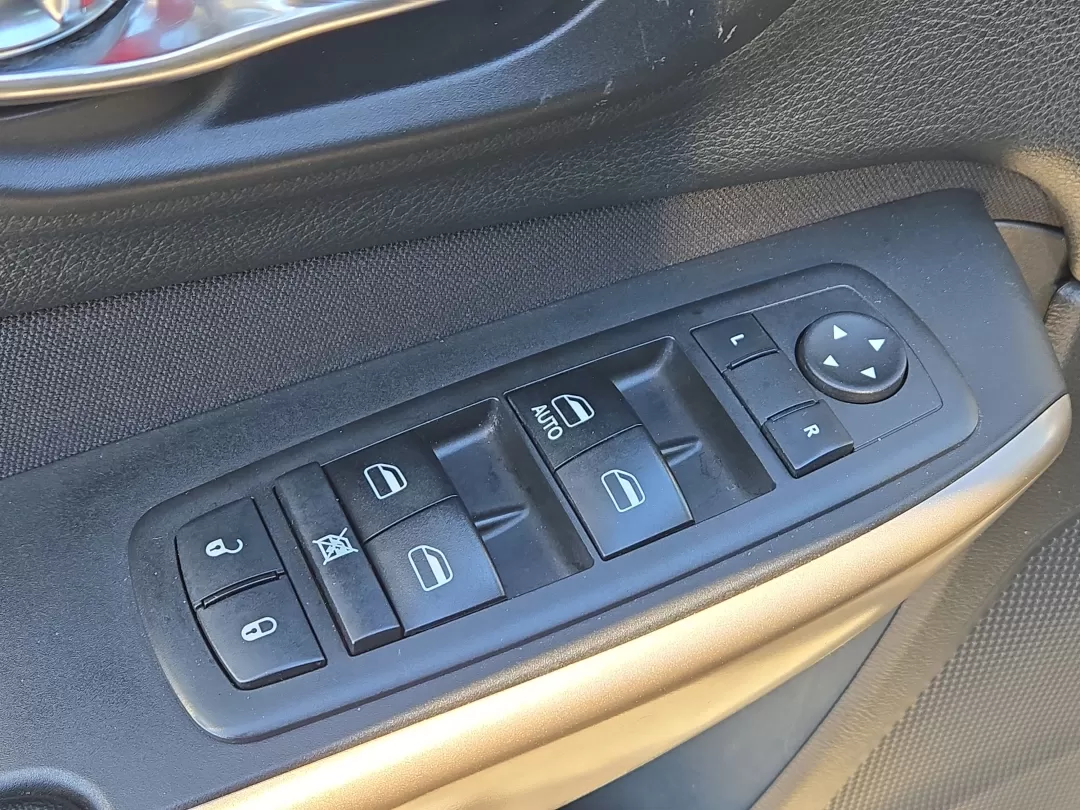 2018 /Black Jeep Cherokee Latitude (1C4PJLCB0JD) with an Other engine, located at 3959 U.S. 80 W, Phenix City, AL, 36870, (334) 297-4885, 32.469296, -85.135185 - Discover the perfect blend of style, comfort, and capability with this 2018 Jeep Cherokee Latitude, ideal for growing families, weekend adventurers, and commuters alike. This versatile crossover not only excels in daily driving but is also equipped to handle all your family outings or road trips, en - Photo#10