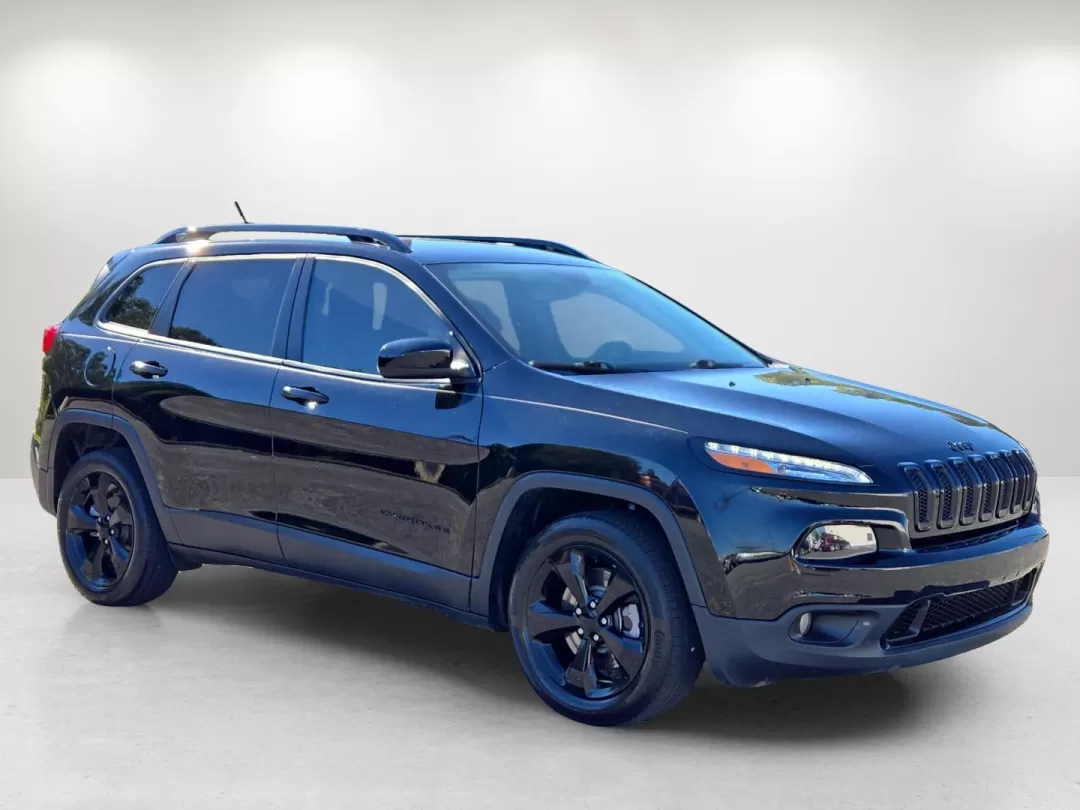 2018 /Black Jeep Cherokee Latitude (1C4PJLCB0JD) with an Other engine, located at 7000 Northlake Connector, Columbus, GA, 31904, (706) 987-8085, 32.524975, -84.978134 - Discover the perfect blend of style, comfort, and capability with this 2018 Jeep Cherokee Latitude, ideal for growing families, weekend adventurers, and commuters alike. This versatile crossover not only excels in daily driving but is also equipped to handle all your family outings or road trips, en - Photo#3