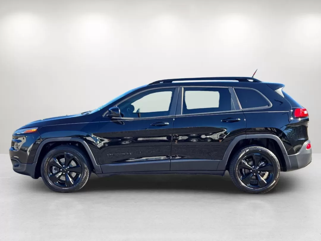 2018 /Black Jeep Cherokee Latitude (1C4PJLCB0JD) with an Other engine, located at 7000 Northlake Connector, Columbus, GA, 31904, (706) 987-8085, 32.524975, -84.978134 - Discover the perfect blend of style, comfort, and capability with this 2018 Jeep Cherokee Latitude, ideal for growing families, weekend adventurers, and commuters alike. This versatile crossover not only excels in daily driving but is also equipped to handle all your family outings or road trips, en - Photo#8