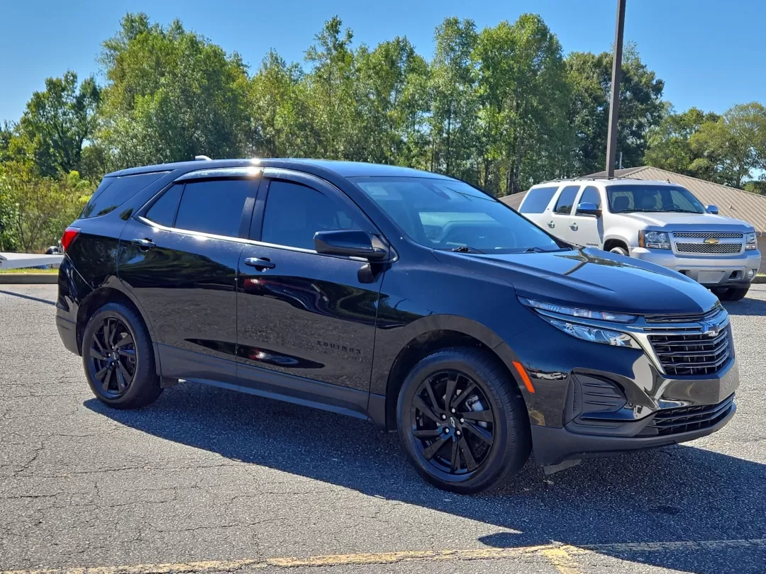 2024 /Medium Ash Gray Chevrolet Equinox LS (3GNAXHEG5RL) with an Other engine, located at 3959 U.S. 80 W, Phenix City, AL, 36870, (334) 297-4885, 32.469296, -85.135185 - Are you ready to elevate your daily commute or embark on weekend adventures? The 2024 Chevrolet Equinox LS, available at Gils Auto in Phenix City, AL, is the perfect blend of style, comfort, and functionality. Whether you're a growing family seeking a spacious SUV or a budget-conscious buyer looking - Photo#3