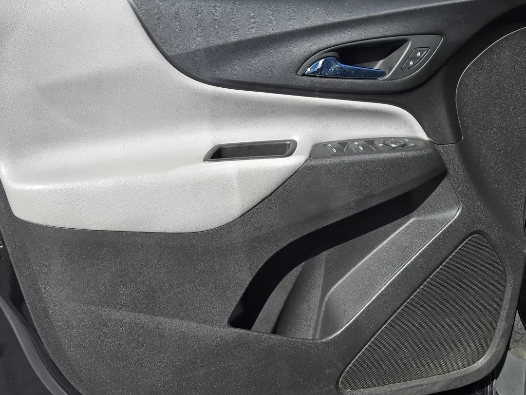 2024 /Medium Ash Gray Chevrolet Equinox LS (3GNAXHEG5RL) with an Other engine, located at 3959 U.S. 80 W, Phenix City, AL, 36870, (334) 297-4885, 32.469296, -85.135185 - Are you ready to elevate your daily commute or embark on weekend adventures? The 2024 Chevrolet Equinox LS, available at Gils Auto in Phenix City, AL, is the perfect blend of style, comfort, and functionality. Whether you're a growing family seeking a spacious SUV or a budget-conscious buyer looking - Photo#9