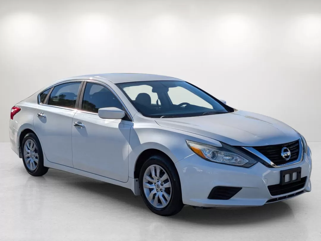 2016 /Charcoal Nissan Altima 2.5 S (1N4AL3AP0GN) with an Other engine, located at 3959 U.S. 80 W, Phenix City, AL, 36870, (334) 297-4885, 32.469296, -85.135185 - Are you ready to upgrade your daily commute or take the family on unforgettable road trips? Look no further than this stunning 2016 Nissan Altima 2.5 S, now available at Gils Auto in Phenix City, AL! This sleek sedan is perfect for budget-conscious buyers seeking both style and reliability. With a s - Photo#3