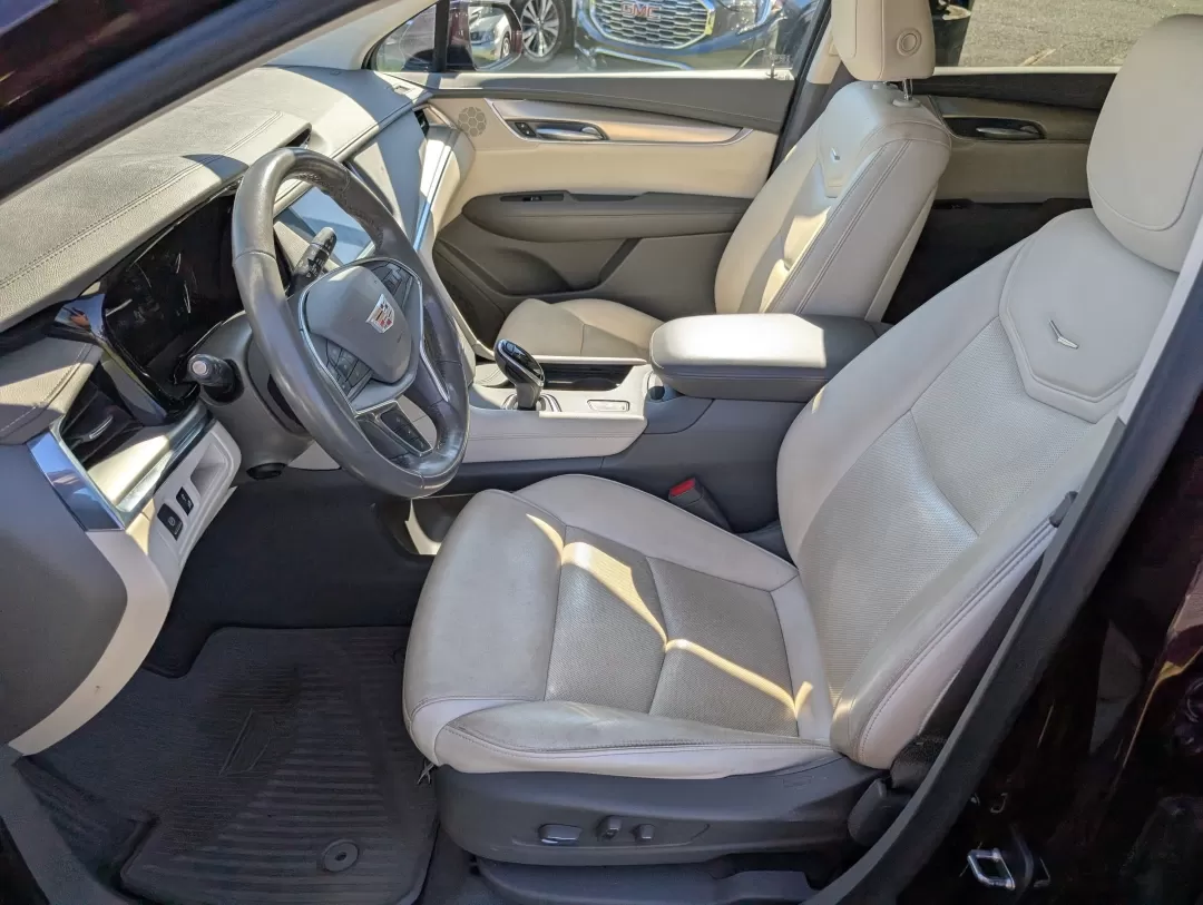 2018 /Cirrus Cadillac XT5 Luxury FWD (1GYKNCRS9JZ) with an Other engine, located at 3959 U.S. 80 W, Phenix City, AL, 36870, (334) 297-4885, 32.469296, -85.135185 - **Experience Luxury and Versatility with the 2018 Cadillac XT5 at Gils Auto in Phenix City, AL!**<br /> <br /> If you're seeking a sophisticated SUV that effortlessly blends luxury with practicality, the 2018 Cadillac XT5 is your perfect match. Designed for those who appreciate style and performance - Photo#8