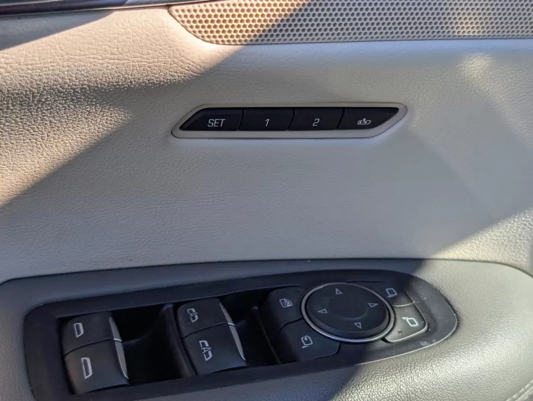 2018 /Cirrus Cadillac XT5 Luxury FWD (1GYKNCRS9JZ) with an Other engine, located at 7000 Northlake Connector, Columbus, GA, 31904, (706) 987-8085, 32.524975, -84.978134 - **Experience Luxury and Versatility with the 2018 Cadillac XT5 at Gils Auto in Phenix City, AL!**<br /> <br /> If you're seeking a sophisticated SUV that effortlessly blends luxury with practicality, the 2018 Cadillac XT5 is your perfect match. Designed for those who appreciate style and performance - Photo#7