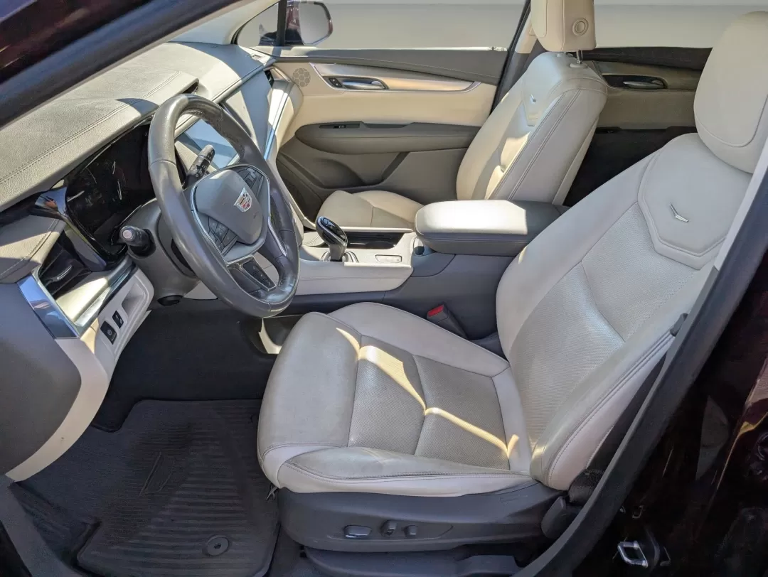 2018 /Cirrus Cadillac XT5 Luxury FWD (1GYKNCRS9JZ) with an Other engine, located at 7000 Northlake Connector, Columbus, GA, 31904, (706) 987-8085, 32.524975, -84.978134 - **Experience Luxury and Versatility with the 2018 Cadillac XT5 at Gils Auto in Phenix City, AL!**<br /> <br /> If you're seeking a sophisticated SUV that effortlessly blends luxury with practicality, the 2018 Cadillac XT5 is your perfect match. Designed for those who appreciate style and performance - Photo#8