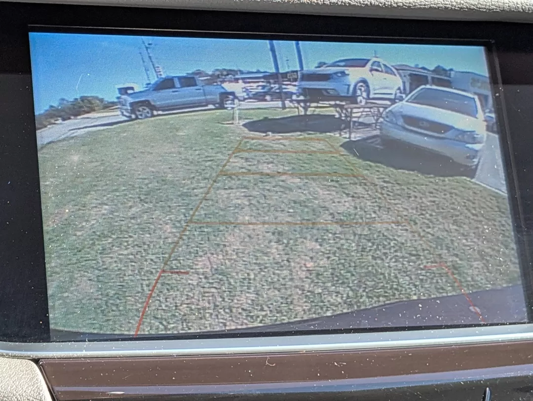 2018 /Cirrus Cadillac XT5 Luxury FWD (1GYKNCRS9JZ) with an Other engine, located at 7000 Northlake Connector, Columbus, GA, 31904, (706) 987-8085, 32.524975, -84.978134 - **Experience Luxury and Versatility with the 2018 Cadillac XT5 at Gils Auto in Phenix City, AL!**<br /> <br /> If you're seeking a sophisticated SUV that effortlessly blends luxury with practicality, the 2018 Cadillac XT5 is your perfect match. Designed for those who appreciate style and performance - Photo#15