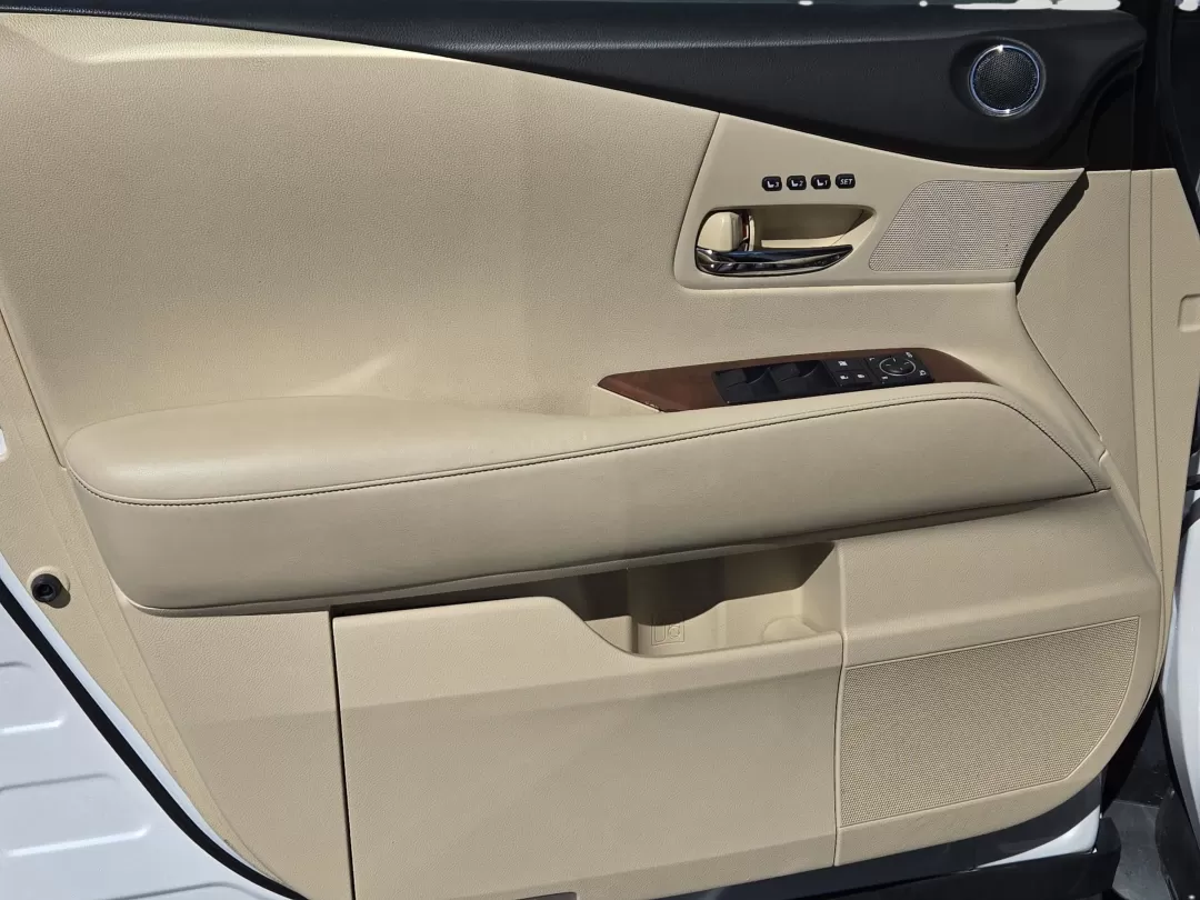 2013 Lexus RX 350 (2T2ZK1BA6DC) with an Other engine, located at 5115 14th Ave., Columbus, GA, 31904, (706) 323-0345, 32.511494, -84.971046 - Are you ready to elevate your driving experience? Whether you're commuting to work, running errands, or embarking on weekend adventures, the 2013 Lexus RX 350 is the perfect companion for your lifestyle. Offering a blend of luxury, comfort, and reliability, this SUV is designed to cater to growing f - Photo#9