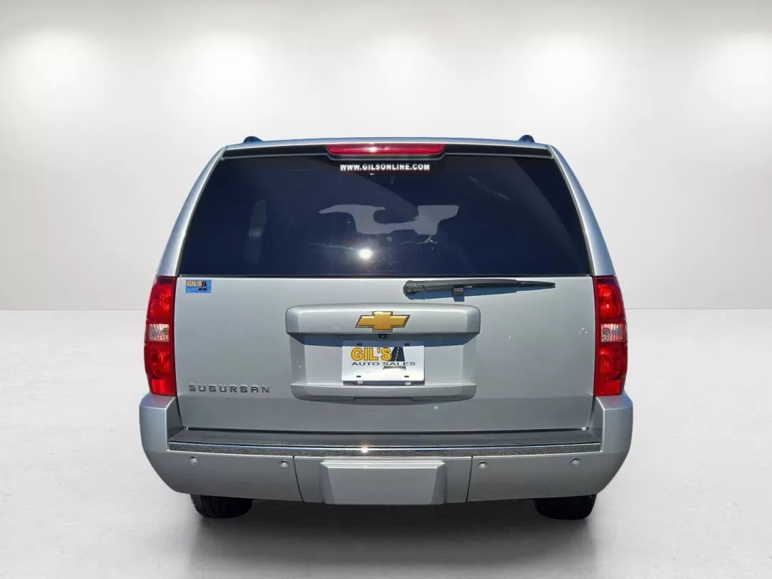 2013 /Light Titanium/Dark Titanium Chevrolet Suburban LTZ (1GNSCKE02DR) with an Other engine, located at 3959 U.S. 80 W, Phenix City, AL, 36870, (334) 297-4885, 32.469296, -85.135185 - Step into a world of adventure and family bonding with this 2013 Chevrolet Suburban LTZ, available now at Gils Auto in Phenix City, AL. Ideal for growing families or anyone who loves the open road, this spacious SUV combines luxury, comfort, and versatility for those seeking a reliable vehicle for e - Photo#7