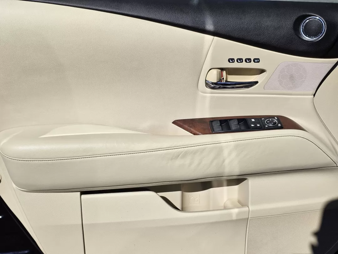 2015 Lexus RX 350 (2T2ZK1BA0FC) with an Other engine, located at 521 Old Farm Lane Rd, Prattville, AL, 36066, (334) 325-1505, 32.482460, -86.416367 - Elevate your lifestyle with the 2015 Lexus RX 350, a luxurious SUV perfectly suited for growing families, busy commuters, or anyone seeking stylish comfort on their travels. With its sleek black exterior and spacious interior, this vehicle is more than just a mode of transportation; it's a lifestyle - Photo#8