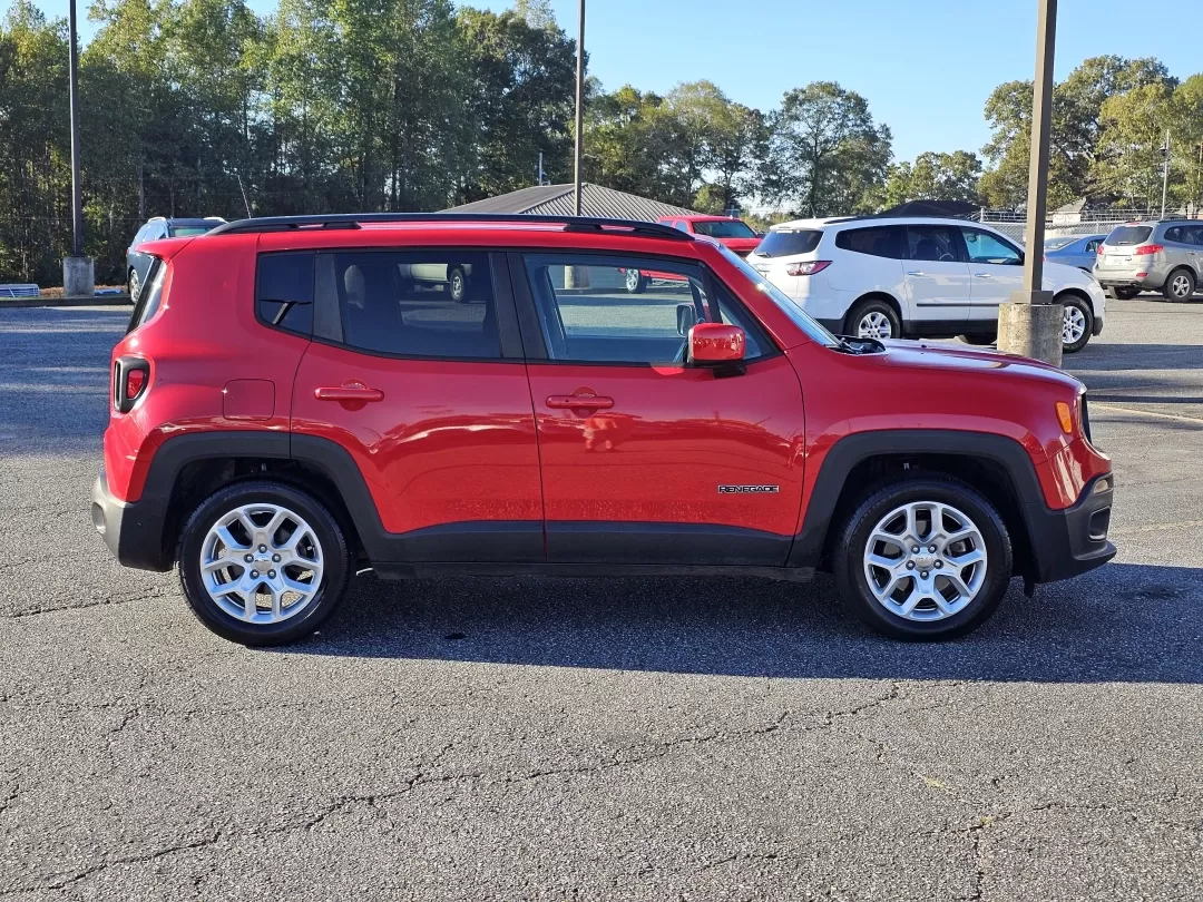 2018 /Black Jeep Renegade Latitude (ZACCJABB4JP) with an Other engine, located at 3959 U.S. 80 W, Phenix City, AL, 36870, (334) 297-4885, 32.469296, -85.135185 - Are you ready to take your adventures off the beaten path? The 2018 Jeep Renegade Latitude is the perfect crossover for those who crave exploration and value comfort and style. Whether you're navigating the bustling streets of Phenix City or heading out on a weekend getaway to the nearby Lake Oliver - Photo#3