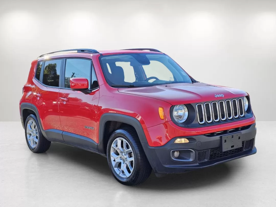 2018 /Black Jeep Renegade Latitude (ZACCJABB4JP) with an Other engine, located at 3959 U.S. 80 W, Phenix City, AL, 36870, (334) 297-4885, 32.469296, -85.135185 - Are you ready to take your adventures off the beaten path? The 2018 Jeep Renegade Latitude is the perfect crossover for those who crave exploration and value comfort and style. Whether you're navigating the bustling streets of Phenix City or heading out on a weekend getaway to the nearby Lake Oliver - Photo#3