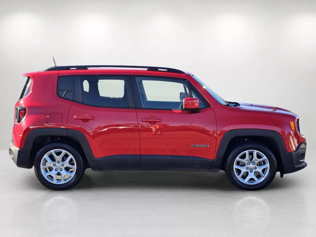 2018 /Black Jeep Renegade Latitude (ZACCJABB4JP) with an Other engine, located at 3959 U.S. 80 W, Phenix City, AL, 36870, (334) 297-4885, 32.469296, -85.135185 - Are you ready to take your adventures off the beaten path? The 2018 Jeep Renegade Latitude is the perfect crossover for those who crave exploration and value comfort and style. Whether you're navigating the bustling streets of Phenix City or heading out on a weekend getaway to the nearby Lake Oliver - Photo#4