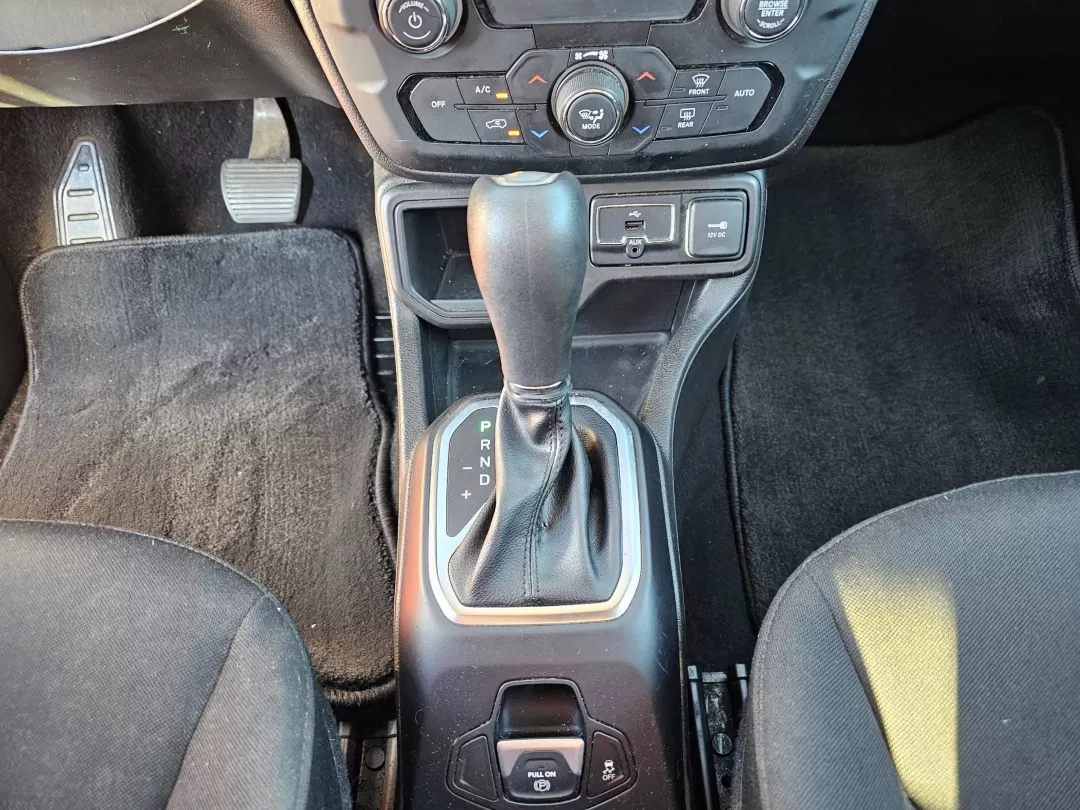 2018 /Black Jeep Renegade Latitude (ZACCJABB4JP) with an Other engine, located at 3959 U.S. 80 W, Phenix City, AL, 36870, (334) 297-4885, 32.469296, -85.135185 - Are you ready to take your adventures off the beaten path? The 2018 Jeep Renegade Latitude is the perfect crossover for those who crave exploration and value comfort and style. Whether you're navigating the bustling streets of Phenix City or heading out on a weekend getaway to the nearby Lake Oliver - Photo#13