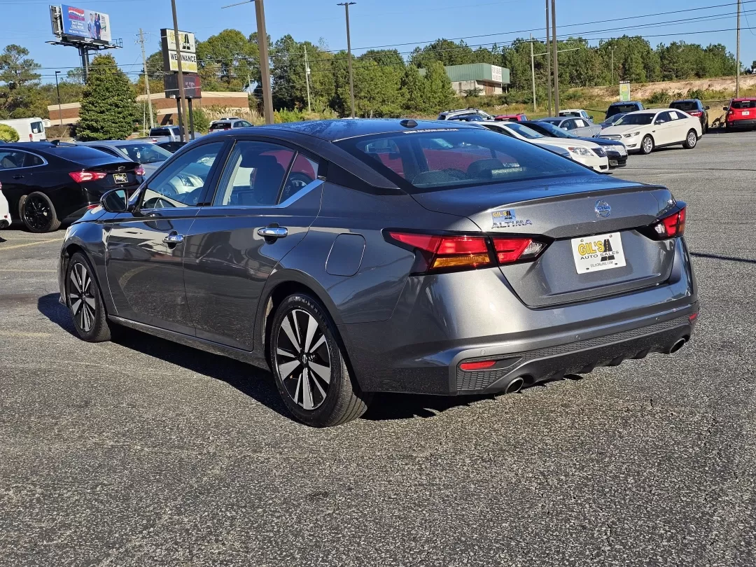 2019 /Charcoal Nissan Altima 2.5 SL (1N4BL4EV9KC) with an Other engine, located at 3959 U.S. 80 W, Phenix City, AL, 36870, (334) 297-4885, 32.469296, -85.135185 - **Experience the Perfect Blend of Comfort and Technology with the 2019 Nissan Altima 2.5 SL!** <br /> <br /> Are you on the lookout for a reliable sedan that seamlessly fits into your active lifestyle? Whether you're commuting to work in Phenix City, AL, or taking long weekend drives to explore the - Photo#6