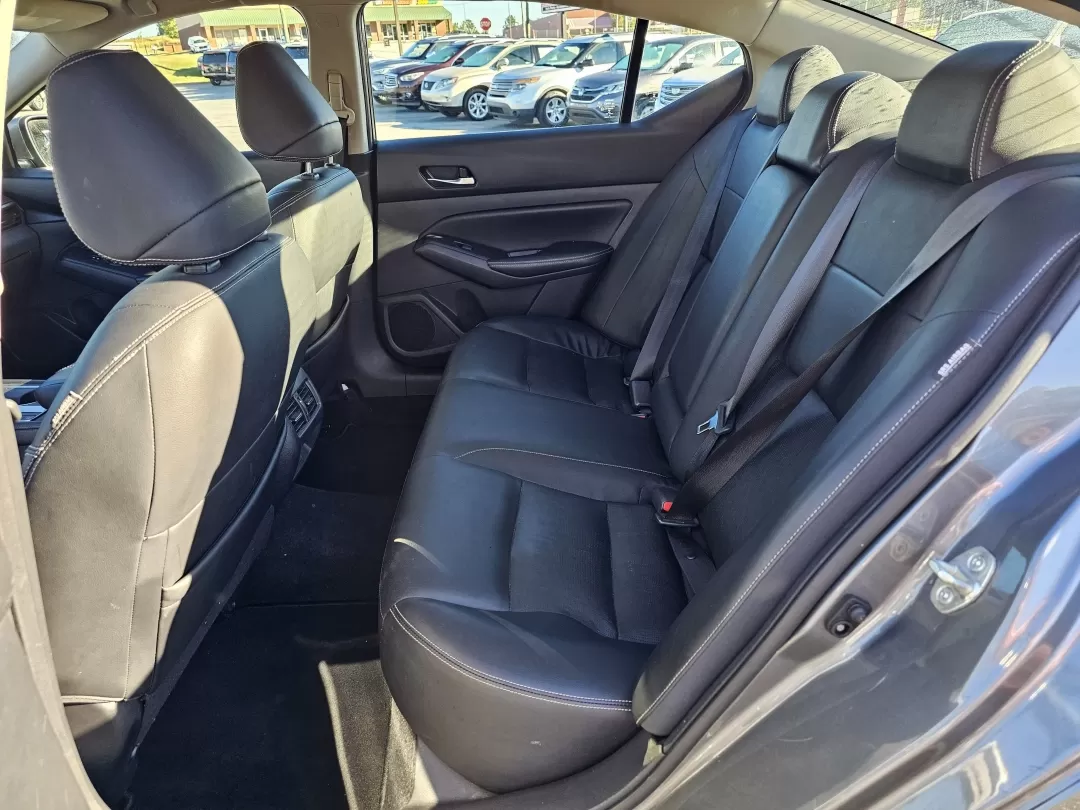 2019 /Charcoal Nissan Altima 2.5 SL (1N4BL4EV9KC) with an Other engine, located at 3959 U.S. 80 W, Phenix City, AL, 36870, (334) 297-4885, 32.469296, -85.135185 - **Experience the Perfect Blend of Comfort and Technology with the 2019 Nissan Altima 2.5 SL!** <br /> <br /> Are you on the lookout for a reliable sedan that seamlessly fits into your active lifestyle? Whether you're commuting to work in Phenix City, AL, or taking long weekend drives to explore the - Photo#14