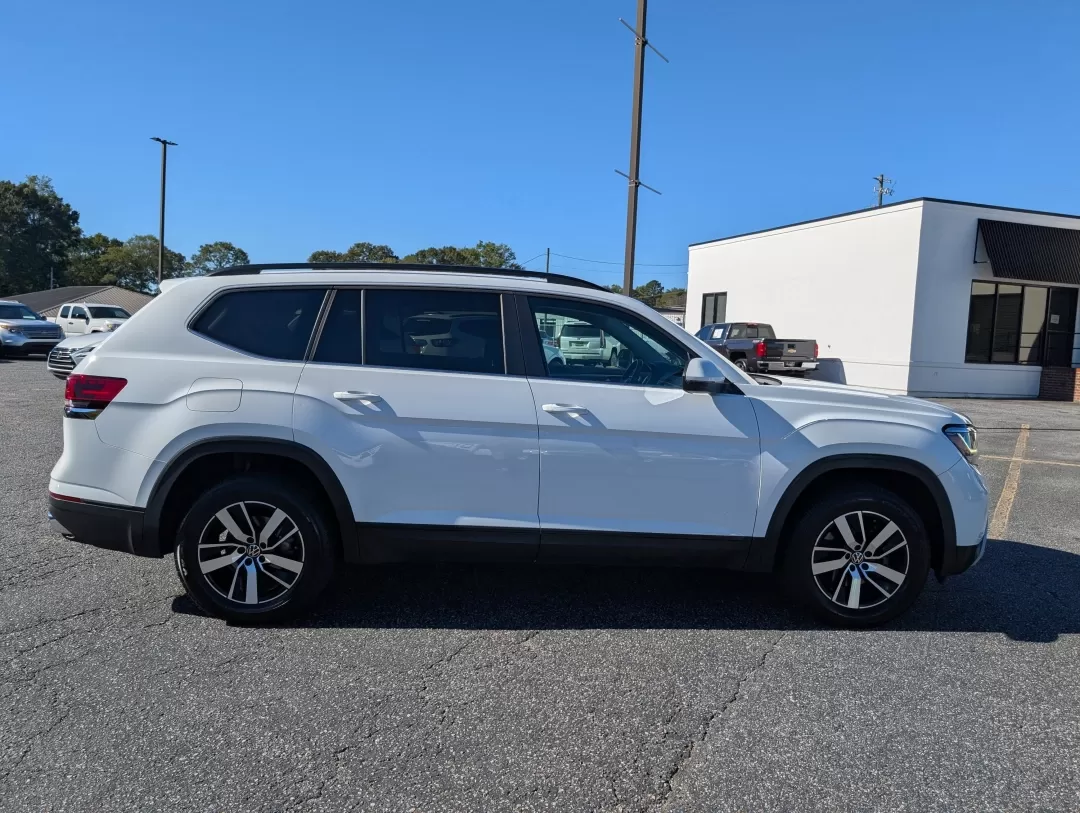 2021 /Shetland Beige Volkswagen Atlas 2.0T SE (1V2DP2CA2MC) with an Other engine, located at 3959 U.S. 80 W, Phenix City, AL, 36870, (334) 297-4885, 32.469296, -85.135185 - 2021 Volkswagen Atlas 2.0T SE - Photo#3