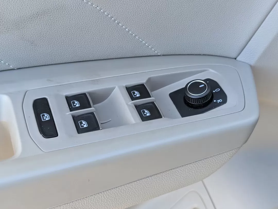 2021 /Shetland Beige Volkswagen Atlas 2.0T SE (1V2DP2CA2MC) with an Other engine, located at 3959 U.S. 80 W, Phenix City, AL, 36870, (334) 297-4885, 32.469296, -85.135185 - 2021 Volkswagen Atlas 2.0T SE - Photo#9