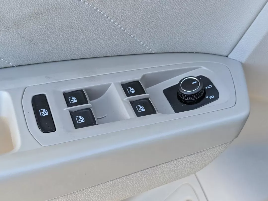 2021 /Shetland Beige Volkswagen Atlas 2.0T SE (1V2DP2CA2MC) with an Other engine, located at 3959 U.S. 80 W, Phenix City, AL, 36870, (334) 297-4885, 32.469296, -85.135185 - ### Experience Family Adventures with the 2021 Volkswagen Atlas at Gils Auto!<br /> <br /> Are you searching for the perfect family SUV that combines style, safety, and comfort? Look no further than the 2021 Volkswagen Atlas 2.0T SE, available now at Gils Auto in Phenix City, Alabama. This spacious - Photo#10