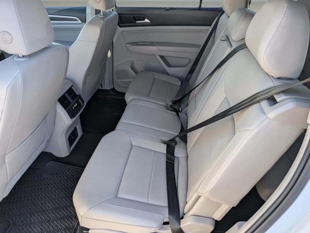2021 /Shetland Beige Volkswagen Atlas 2.0T SE (1V2DP2CA2MC) with an Other engine, located at 3959 U.S. 80 W, Phenix City, AL, 36870, (334) 297-4885, 32.469296, -85.135185 - ### Experience Family Adventures with the 2021 Volkswagen Atlas at Gils Auto!<br /> <br /> Are you searching for the perfect family SUV that combines style, safety, and comfort? Look no further than the 2021 Volkswagen Atlas 2.0T SE, available now at Gils Auto in Phenix City, Alabama. This spacious - Photo#12