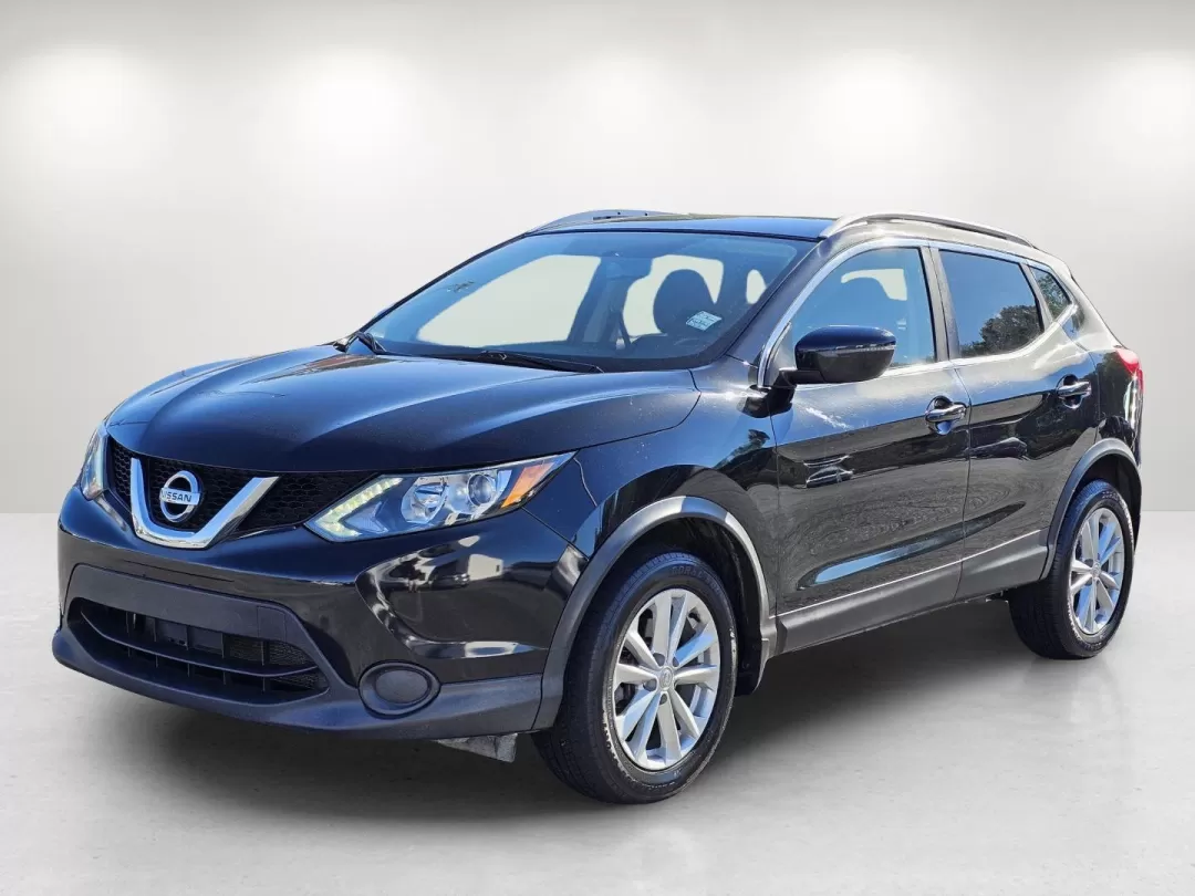 2017 /Charcoal Nissan Rogue SV (JN1BJ1CR7HW) with an Other engine, located at 7000 Northlake Connector, Columbus, GA, 31904, (706) 987-8085, 32.524975, -84.978134 - Experience the ultimate blend of style, comfort, and versatility with this 2017 Nissan Rogue SV, expertly designed for modern lifestyles and adventures! Whether you're a growing family looking for space, a commuter seeking reliability, or someone who loves weekend getaways, this sport utility vehicl - Photo#1