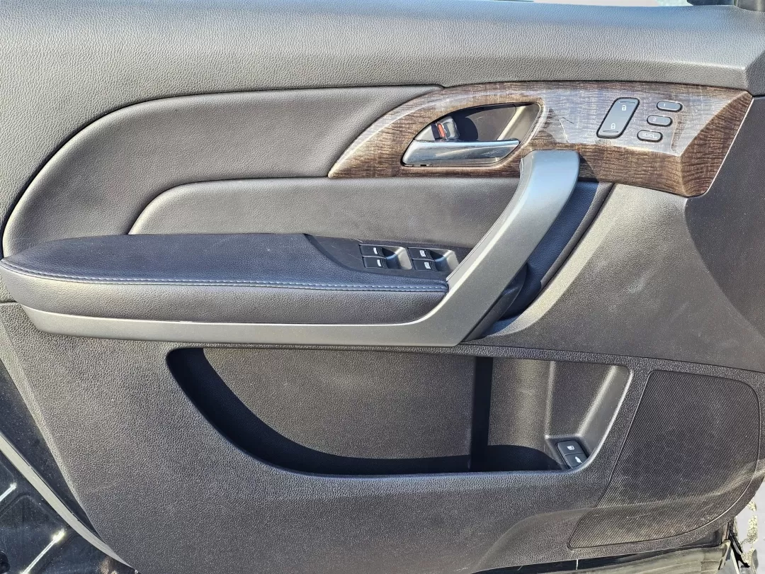 2013 Acura MDX Tech Pkg (2HNYD2H35DH) with an Other engine, located at 3959 U.S. 80 W, Phenix City, AL, 36870, (334) 297-4885, 32.469296, -85.135185 - **Explore Your Adventures with the 2013 Acura MDX Perfect for Families and Road Warriors!**<br /> <br /> Are you ready to elevate your driving experience? The 2013 Acura MDX available at Gils Auto in Phenix City, AL, is the ultimate SUV tailored for growing families and weekend warriors alike. With - Photo#8