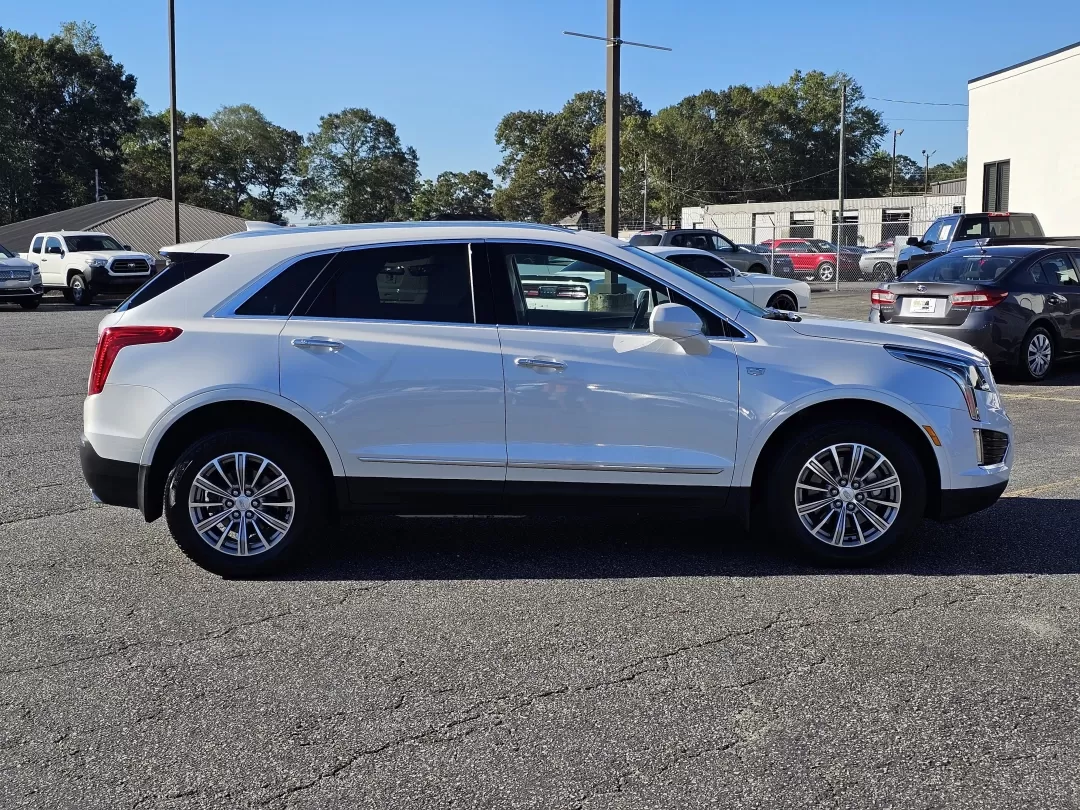 2018 /Cirrus Cadillac XT5 Luxury FWD (1GYKNCRS4JZ) with an Other engine, located at 3959 U.S. 80 W, Phenix City, AL, 36870, (334) 297-4885, 32.469296, -85.135185 - **Experience Luxury on Every Adventure with the 2018 Cadillac XT5** <br /> Are you in search of the perfect vehicle to elevate your daily commute while providing versatility for weekend getaways? Look no further than the stunning 2018 Cadillac XT5 Luxury FWD, available now at Gils Auto in Phenix Ci - Photo#3